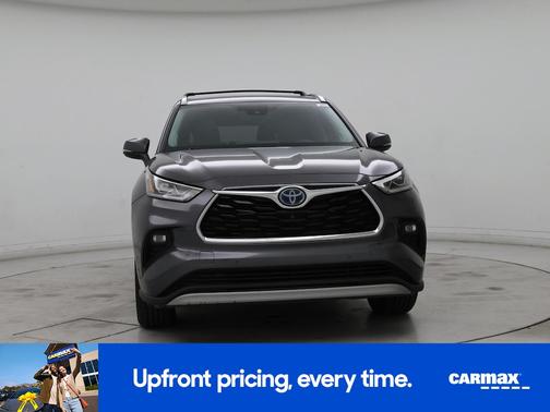 Gray 2021 Toyota Highlander Hybrid Platinum