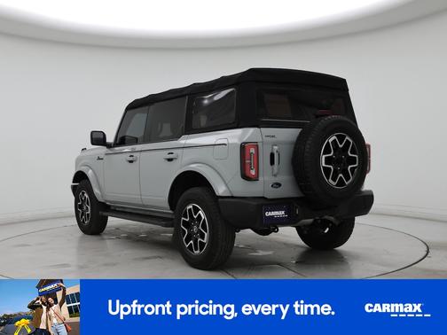 Gray 2023 Ford Bronco Outer Banks