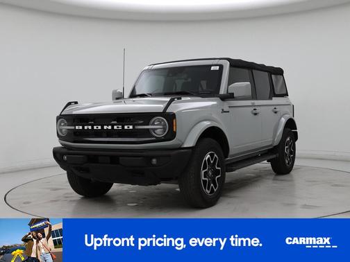 Gray 2023 Ford Bronco Outer Banks