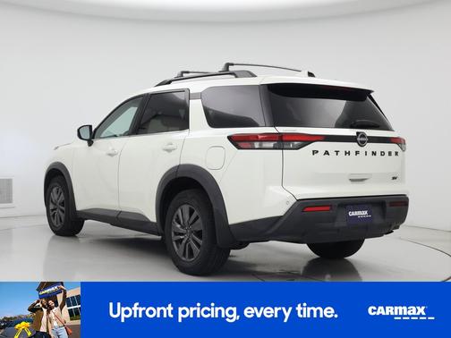 White 2023 Nissan Pathfinder SV