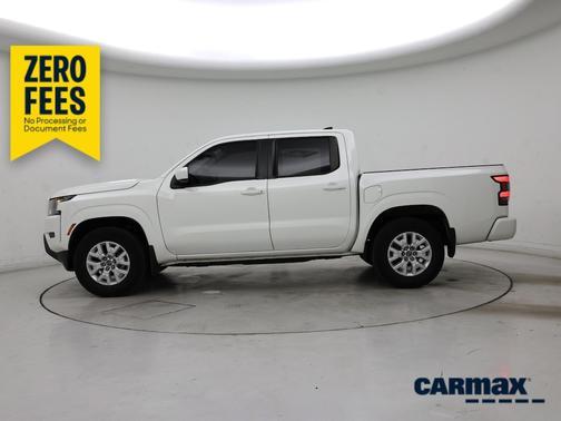White 2022 Nissan Frontier SV