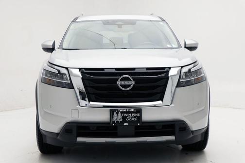 2023 Nissan Pathfinder SL 4WD