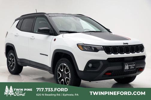 Bright White Clearcoat 2025 Jeep Compass Trailhawk