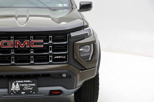 2024 GMC Canyon AT4