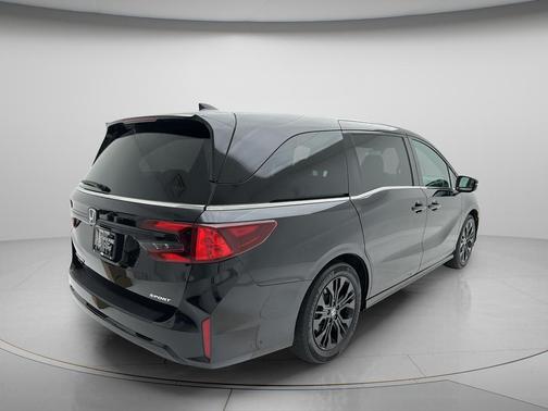 Crystal Black Pearl 2025 Honda Odyssey Sport-L