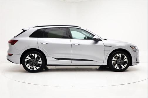 2022 Audi e-tron Premium
