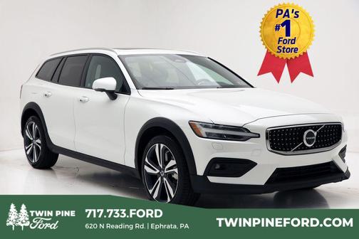 2025 Volvo V60 Cross Country Plus, B5 AWD Gas (mild hybrid)