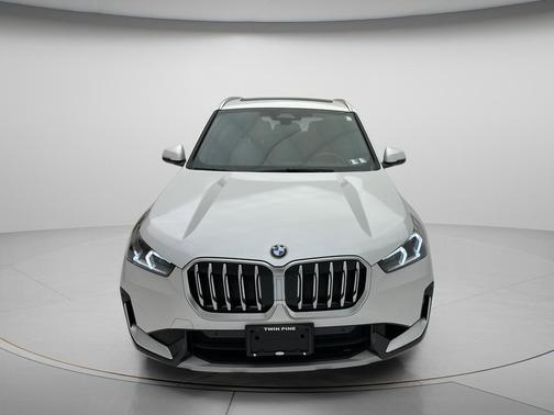 Mineral White Metallic 2026 BMW X1 xDrive28i