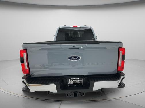 Glacier Gray Metallic TriCoat 2026 Ford F-350 Lariat