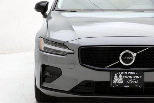 2025 Volvo S60 B5 Core
