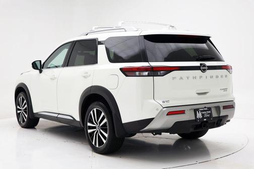 2023 Nissan Pathfinder Platinum 4WD