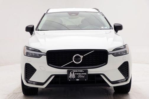 2025 Volvo XC60 B5 Core