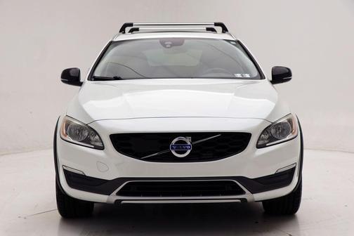 2016 Volvo V60 Cross Country T5