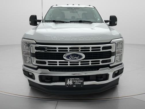 Oxford White 2023 Ford F-350 XLT