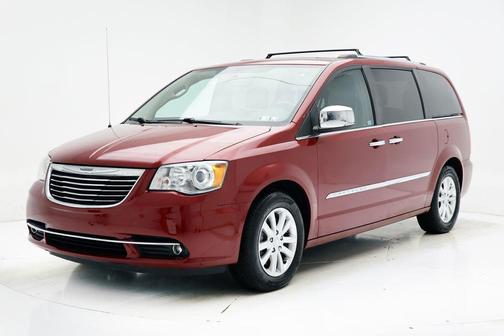 2016 Chrysler Town & Country Limited Platinum