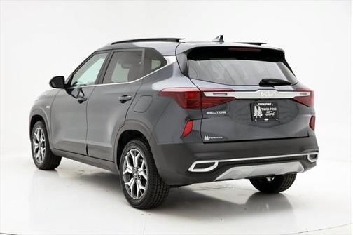 2022 Kia Seltos EX