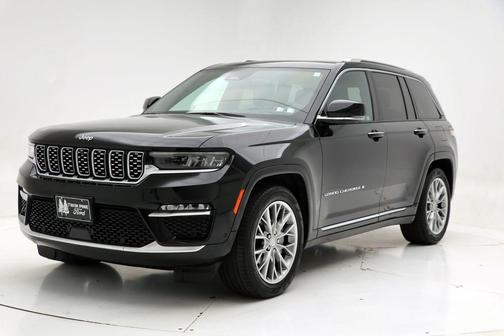 Diamond Black Crystal Pearlcoat 2023 Jeep Grand Cherokee Summit