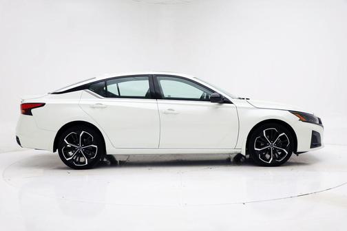 2023 Nissan Altima SR Intelligent AWD