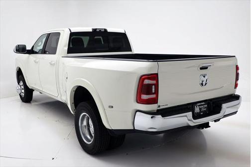 2022 RAM 3500 Laramie Crew Cab 4x4 8' Box