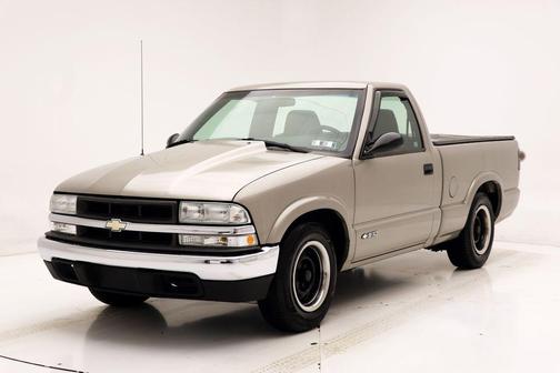 2002 Chevrolet S-10 Base