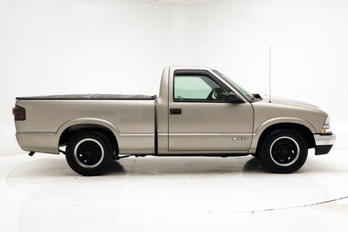2002 Chevrolet S-10 Base