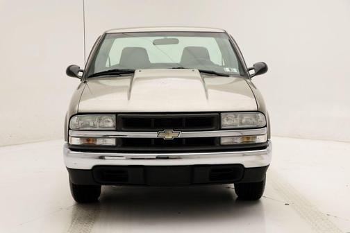 2002 Chevrolet S-10 Base
