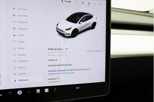 2022 Tesla Model Y Long Range Dual Motor All-Wheel Drive