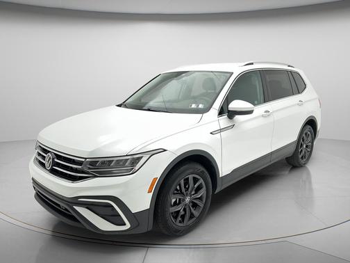 Pure White 2024 Volkswagen Tiguan 2.0T SE