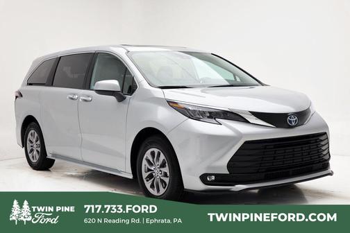 2025 Toyota Sienna XLE