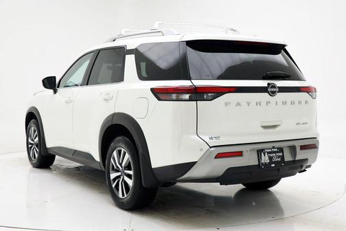2024 Nissan Pathfinder SL 4WD
