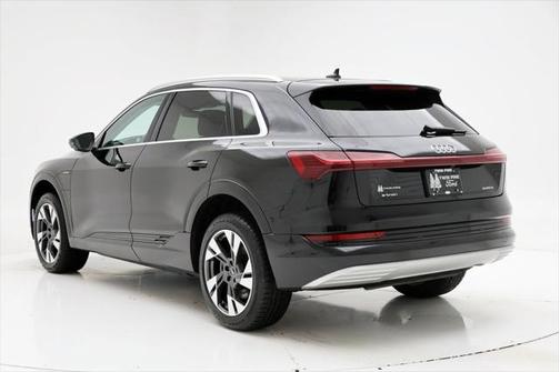 2021 Audi e-tron Premium Plus
