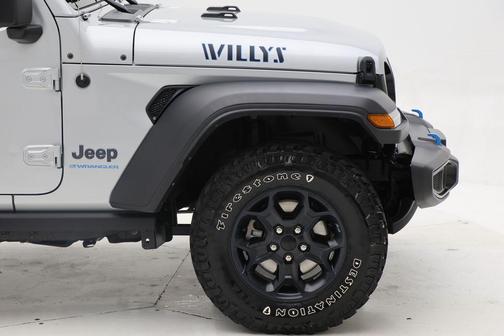 Silver Zynith Clearcoat 2023 Jeep Wrangler 4xe Base