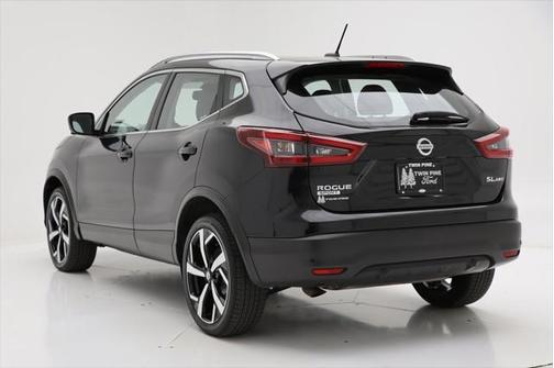 2022 Nissan Rogue Sport SL