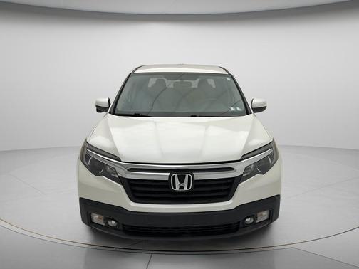 White Diamond Pearl 2017 Honda Ridgeline RTL