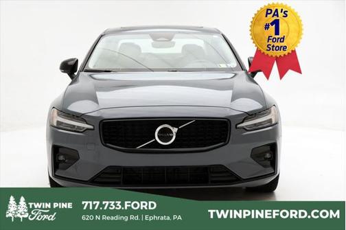 2024 Volvo S60 B5 Core Dark Theme