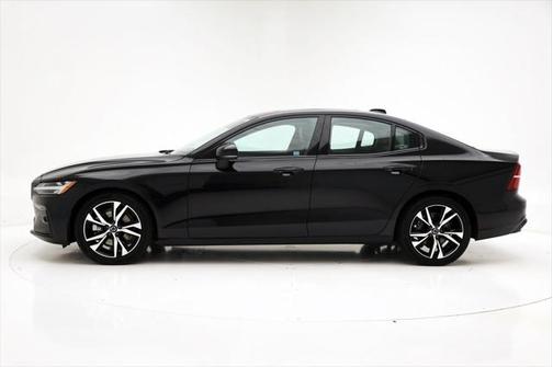 2024 Volvo S60 B5 Core Dark Theme