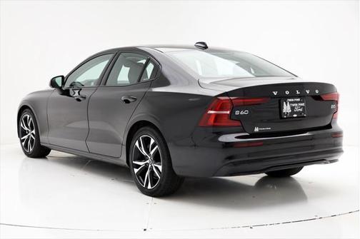 2024 Volvo S60 B5 Core Dark Theme