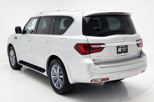 2023 INFINITI QX80 Luxe