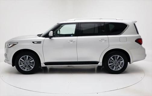 2023 INFINITI QX80 Luxe