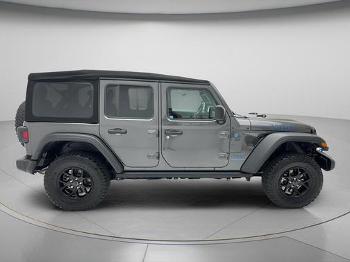 Granite Crystal Metallic Clearcoat 2024 Jeep Wrangler 4xe Willys