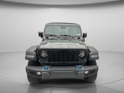 Granite Crystal Metallic Clearcoat 2024 Jeep Wrangler 4xe Willys