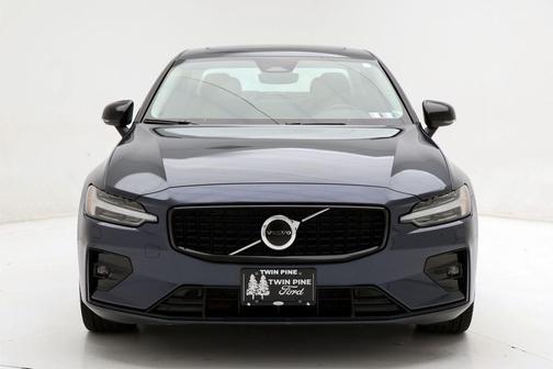 2025 Volvo S60 B5 Core