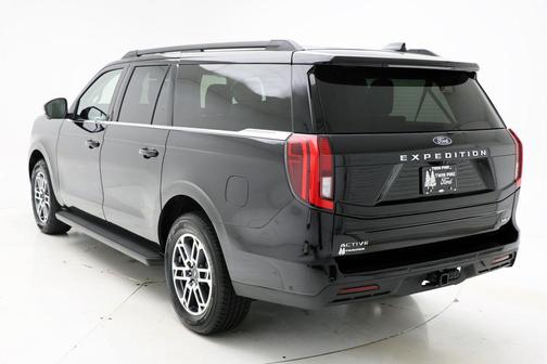 Agate Black Metallic 2025 Ford Expedition Max Active 4x4