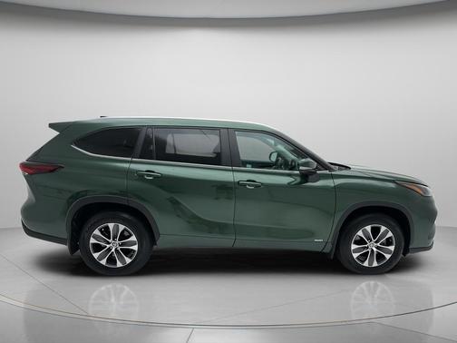 Cypress 2024 Toyota Highlander Hybrid XLE