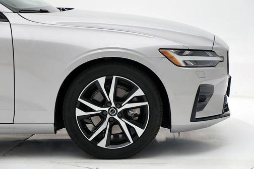 2025 Volvo S60 B5 Core