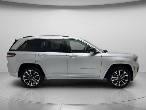 Silver Zynith 2023 Jeep Grand Cherokee 4xe Overland