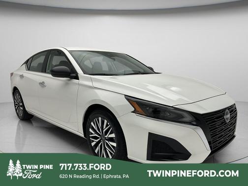 Glacier White 2025 Nissan Altima 2.5 SV