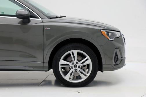2022 Audi Q3 45 S line Premium