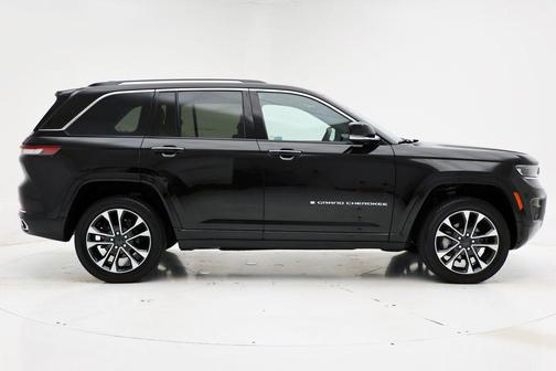 2022 Jeep Grand Cherokee Overland