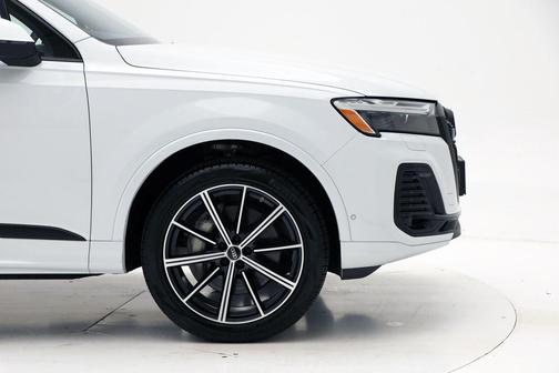 2025 Audi Q7 45 Premium Plus
